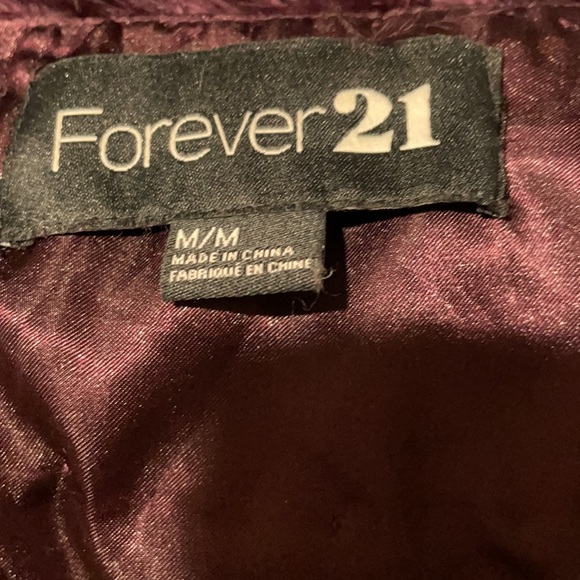 Burgundy Feathers - Vest - Picture 3 of 4